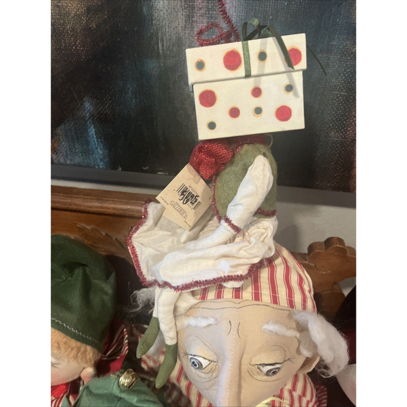 Benny Box Christmas Doll With Opening Present New Gathered Traditions - Picture 4 of 6